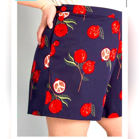 Collectif Pomegranate Shorts - Picture 2 of 3